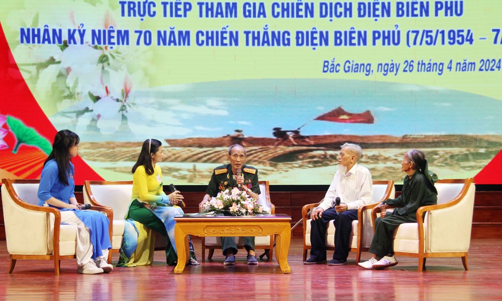 Bắc Giang tổ chức gặp mặt, tri ân các chiến sĩ Điện Biên|https://mttq.bacgiang.gov.vn/chi-tiet-tin-tuc/-/asset_publisher/M0UUAFstbTMq/content/bac-giang-to-chuc-gap-mat-tri-an-cac-chien-si-ien-bien