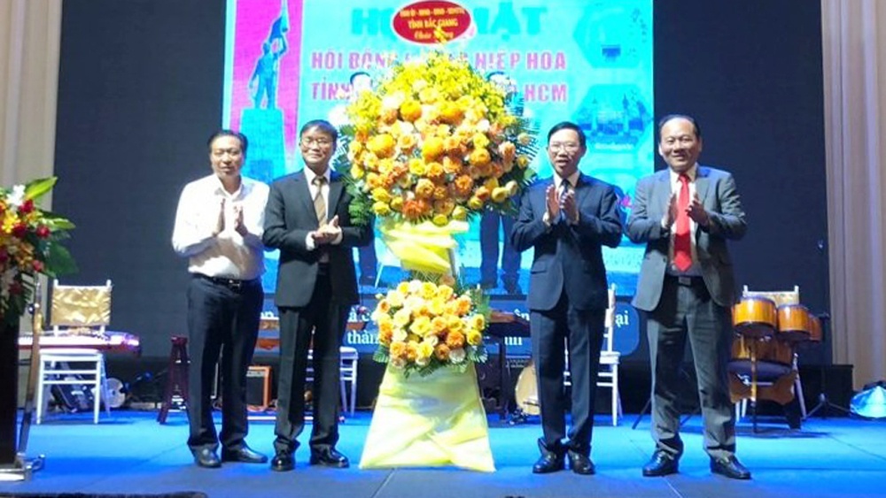 Lãnh đạo Tỉnh Bắc Giang dự buổi gặp mặt Hội đồng hương Bắc Giang tại TP Hồ Chí Minh.