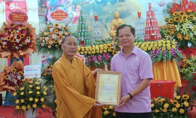Ủy ban MTTQ tỉnh chúc mừng Đại lễ Phật đản tại huyện Hiệp Hoà