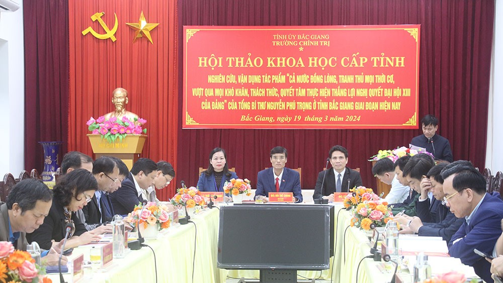 Phát huy sự đồng lòng của cả hệ thống chính trị và Nhân dân Bắc Giang, tranh thủ mọi thời cơ,...